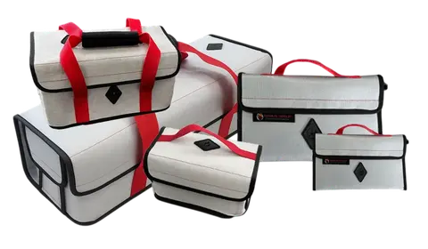 bags and folders zoomed freigestellt.png